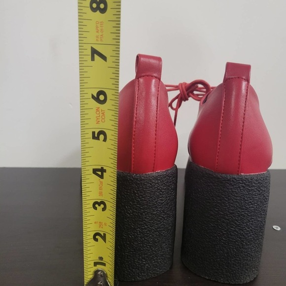 Chucky tie up red heel shoes 9.5 - Picture 7 of 7